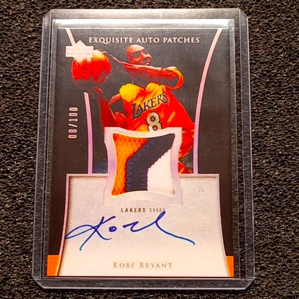 2004 Kobe Bryant Autograph Card /100. Limited Edition
